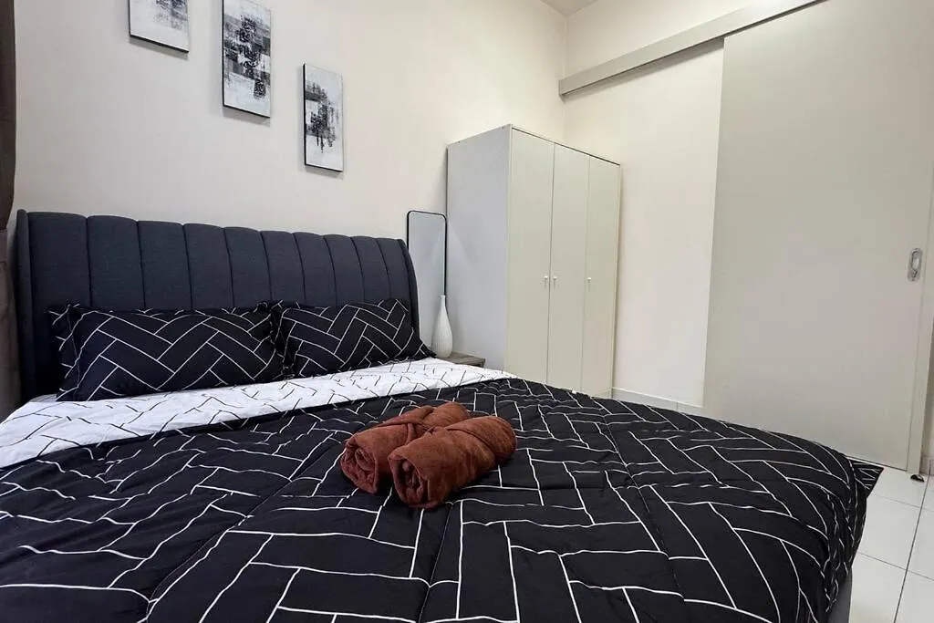 Sky Trees Bukit Indah Aeon 2Bed 5Pax Netflix Aircond Lejlighed Johor Bahru