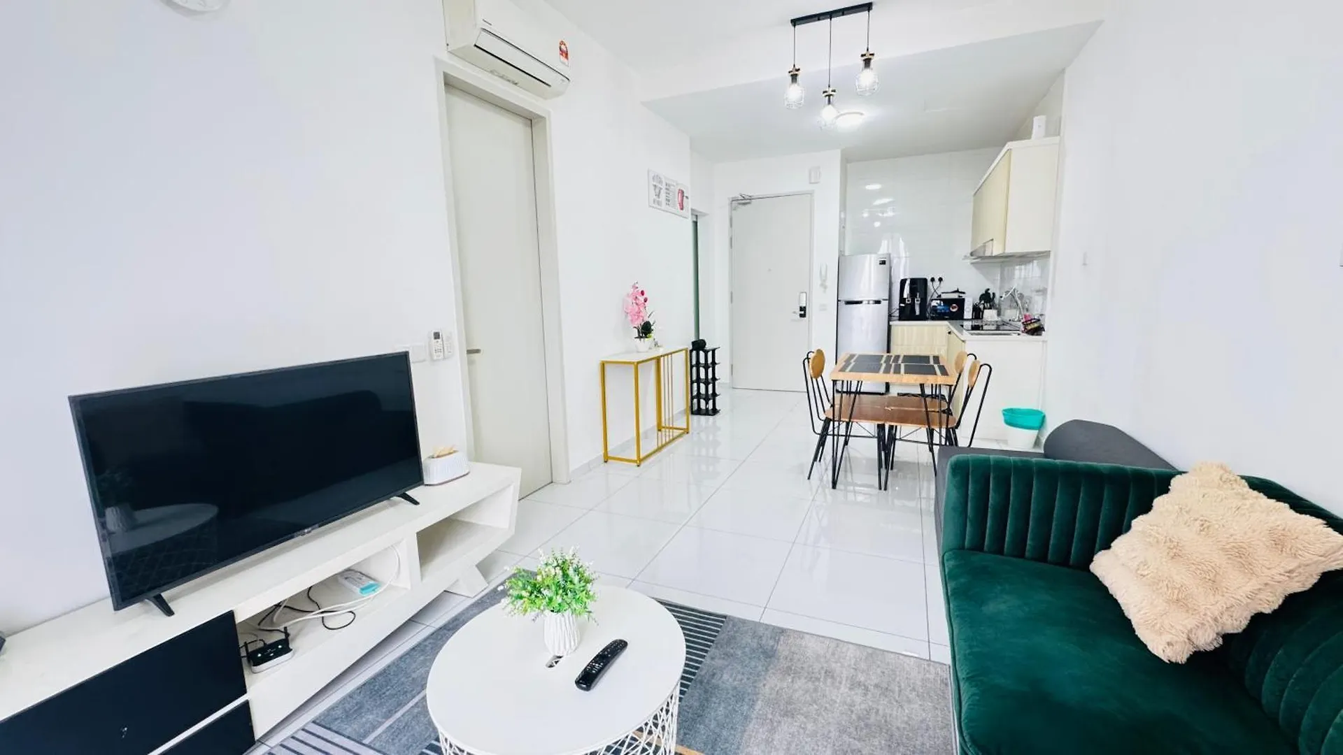 아파트 Sky Trees Bukit Indah Aeon 2Bed 5Pax Netflix Disney 조호르 바루