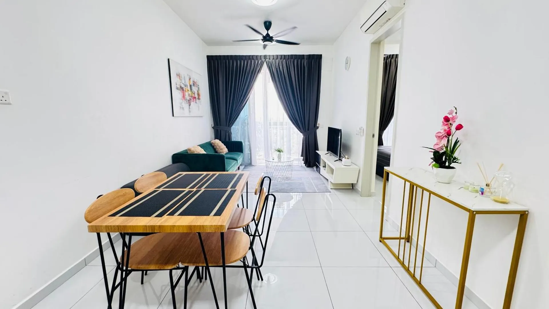 Sky Trees Bukit Indah Aeon 2Bed 5Pax Netflix Disney 조호르 바루