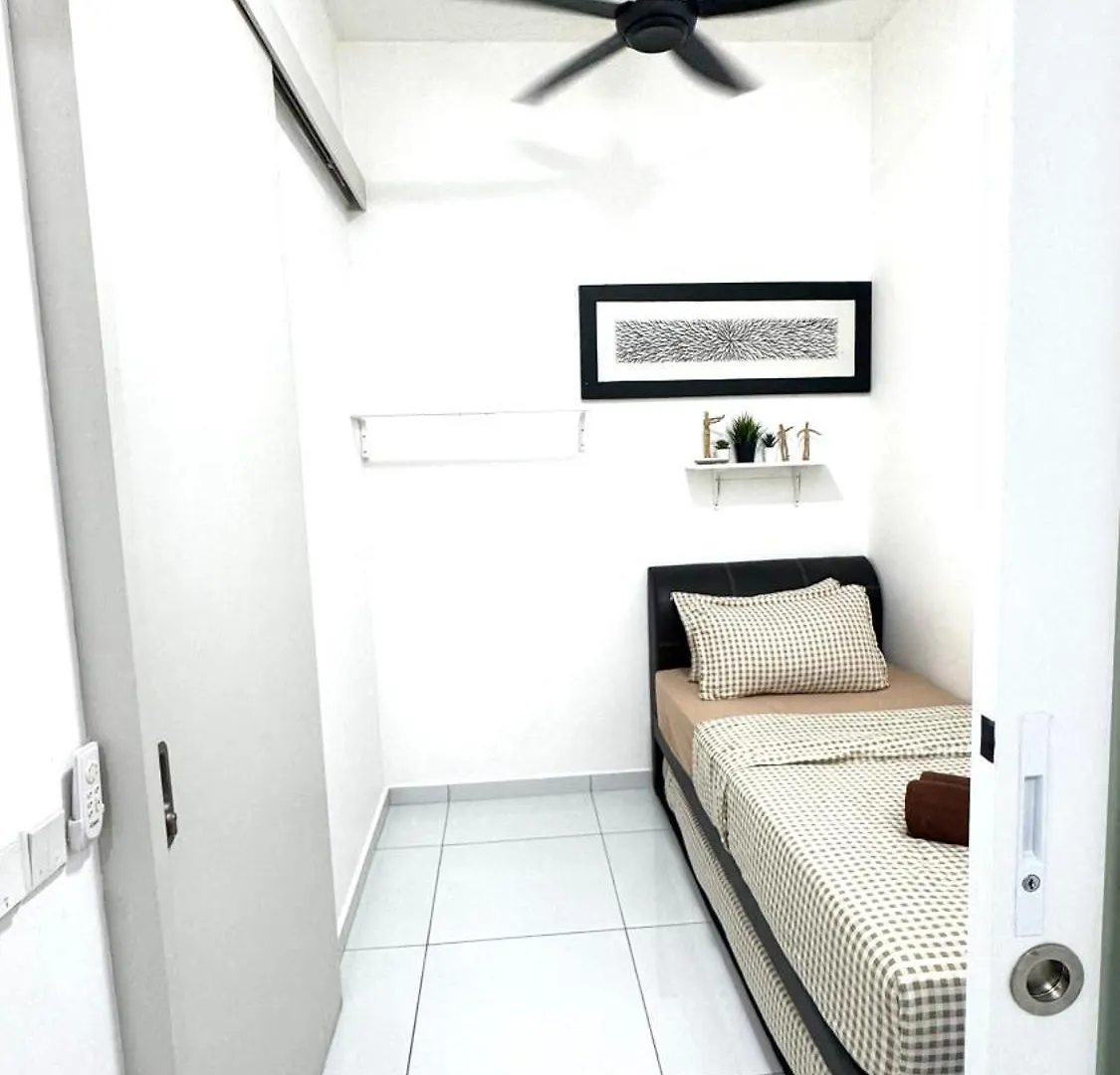 Apartment Ferienwohnung Sky Trees Bukit Indah Aeon 2Bed 5Pax Netflix Aircond Johor Bahru